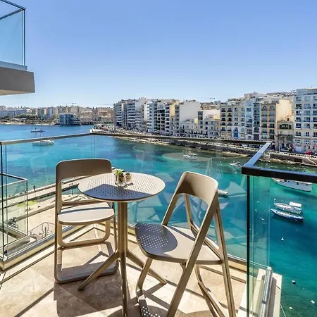 Spinola Seafront Deluxe St. Julian's